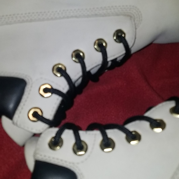 TIMBERLAND/SUPREME COLLABORATION OFF WHITE/GOLD… - Picture 14 of 16